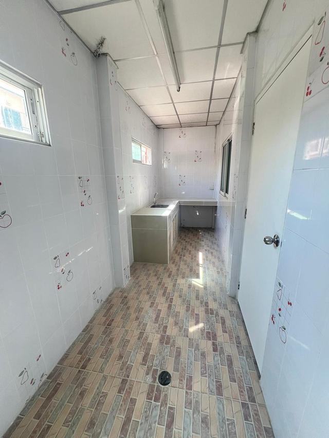 ทาวน์โฮม 3ชั้น หมู่บ้านเพชรทวี พุทธมณฑล สาย5 10