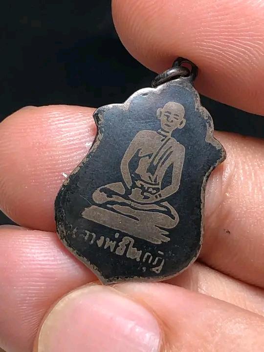 หลวงพ่อในกุฏิ