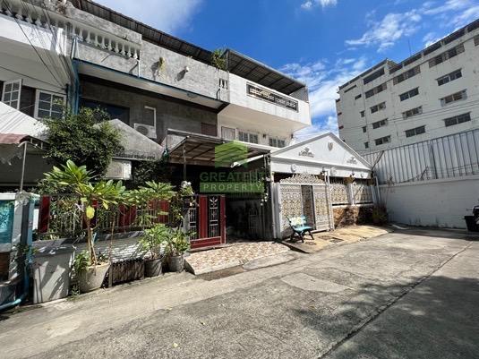 3-story Townhouse for sale Soi Charansanitwong Soi 5 3