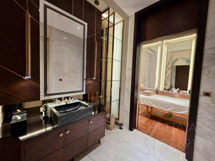 FOR SALE - THE EXTRAORDINARY PENTHOUSE The Residences at Mandarin Oriental, Bangkok 386.85 SQ.M.  3 BEDROOMS  50TH FLOOR  PANORAMIC CHAO PHRAYA VIEWS 18