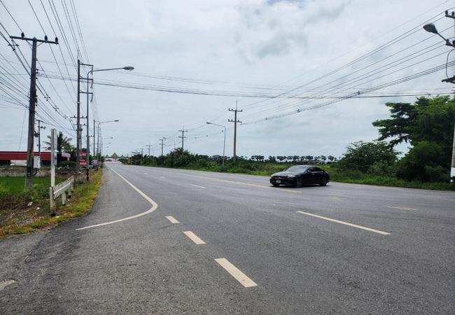 ขายที่ดิน คลอง 14 ติดถนนลำลูกกา เนื้อที่ 6-3-59 ไร่ ถมแล้ว ติดถนน 2 ด้าน 9