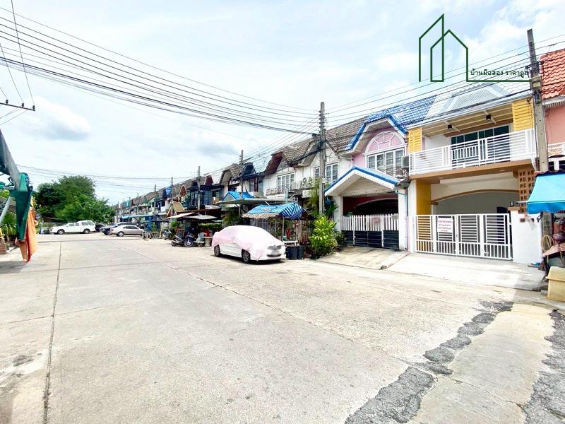 ทาวน์เฮาส์ 2 ชั้น หมู่บ้านมนวดี บางบัวทอง ถนนวัดลาดปลาดุก ถนนเมน ฟรีโอน 16