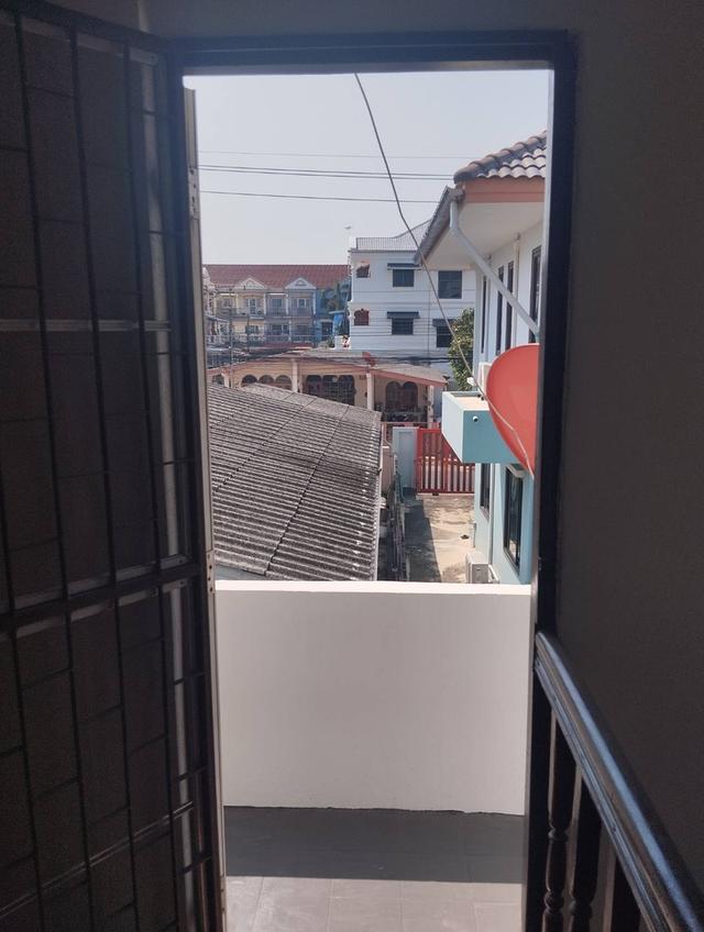 ขายทาวน์เฮ้าส์ 2 ชั้น รีโนเวทใหม่ พร้อมอยู่ 26 ตร.ว. ซ.นวมินทร์ 111 10