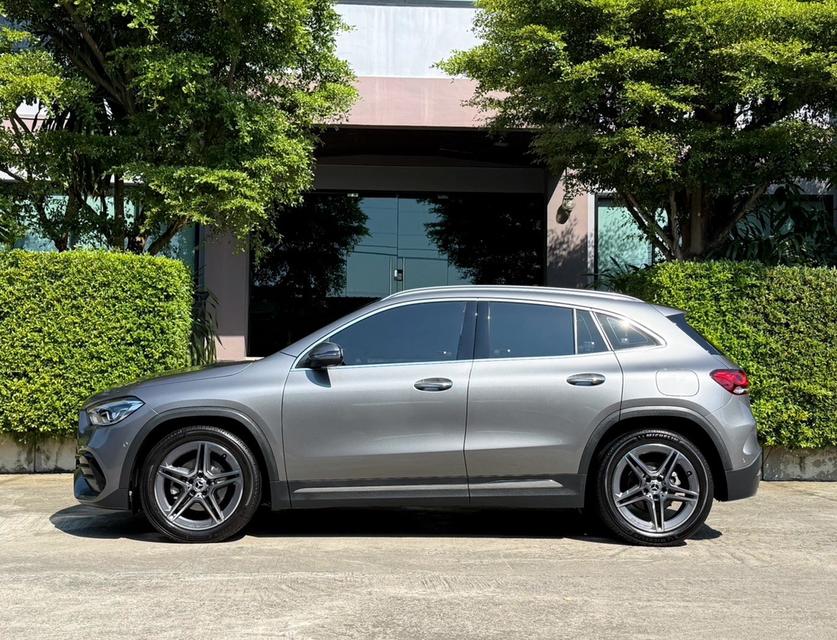 2023 BENZ GLA 200 AMG รถมือเดียว สภาพป้ายแดง รถวิ่งน้อยเพียง 30,000 กม รถไม่เคยมีอุบัติเหตุครับ