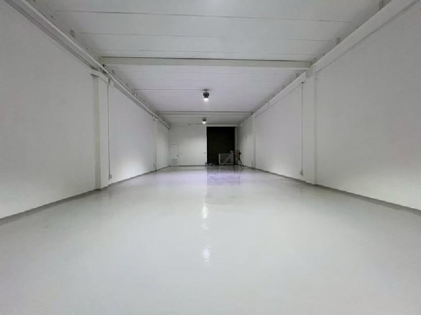 ให้เช่าอาคาร / อาคารสำนักงาน 3 ชั้น พร้อมโกดัง / ทำเล อุดมสุข บางนา / ใกล้ BTS อุดมสุข / พื้นที่ใช้สอยรวม 351 ตารางเมตร 2