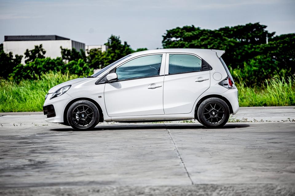 Honda Brio 1.2V ท๊อปสุด ปี 2012 เกียร์ออโต้ สีขาว กระจกไฟฟ้า 10