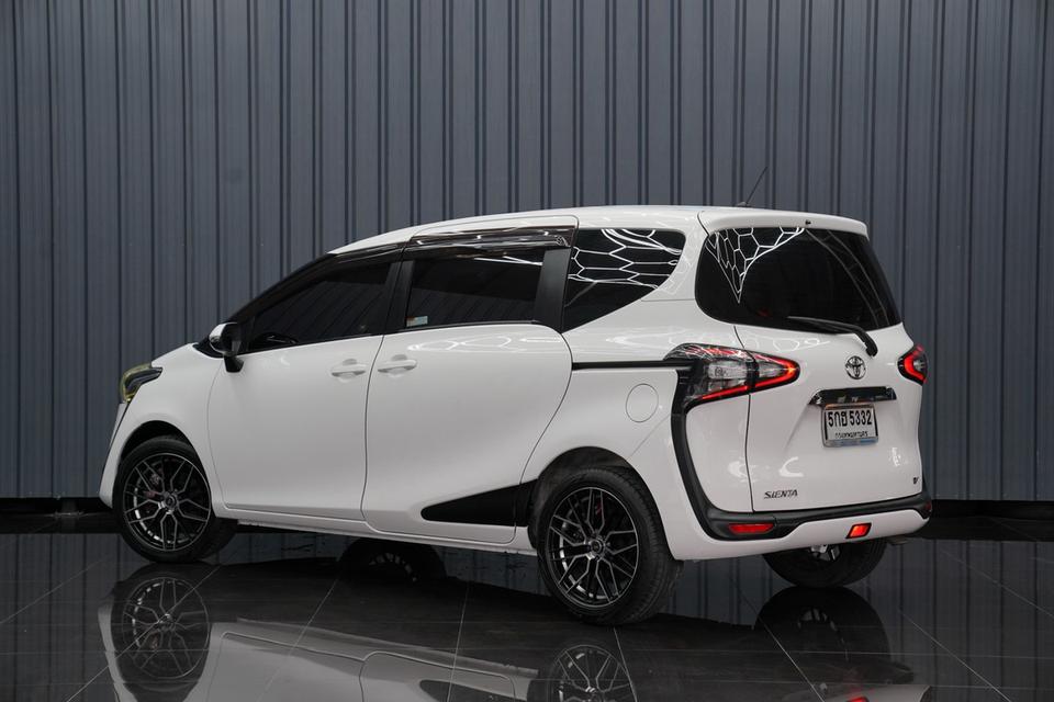 TOYOTA SIENTA 1.5 V AT ปี 2016 จด 2017 สีขาว รูปย่อยที่ 4