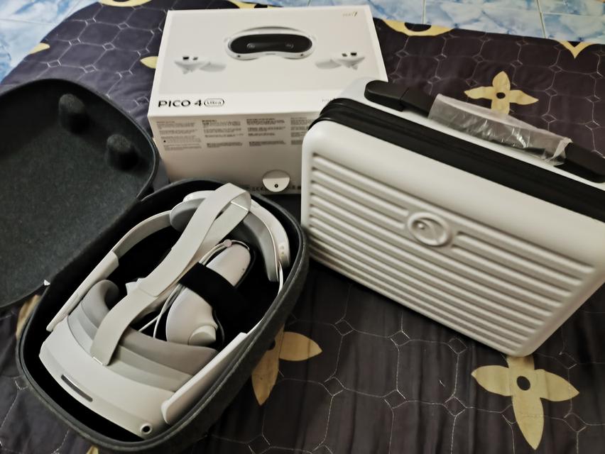 PICO 4 Ultra VR Headset 12GB +256GB + กระเป๋า