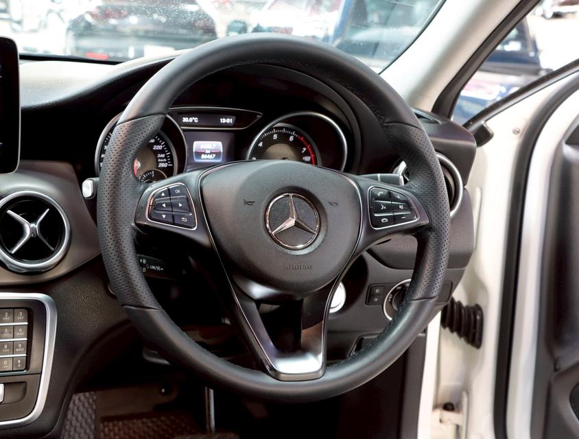 MERCEDES-BENZ GLA200 W156 1.6 Urban ปี 2019 7