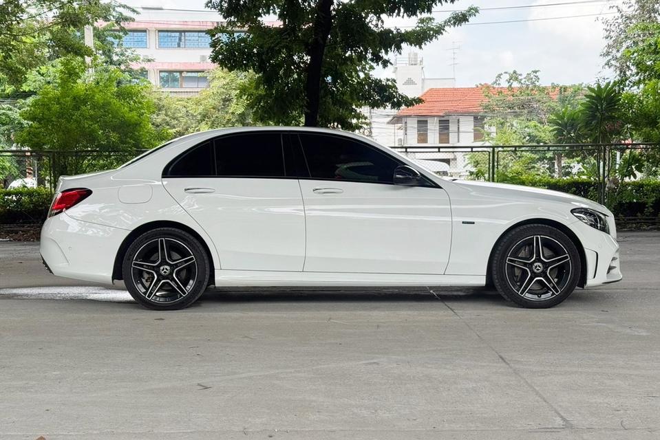 🚗 2022 Mercedes-Benz C300e AMG Dynamic AT รูปย่อยที่ 4