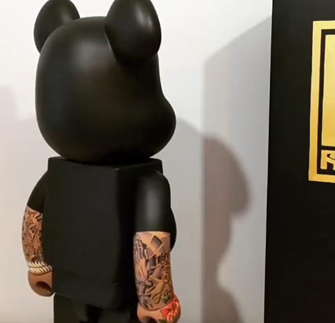 ส่งต่อBearbrick สีดำ 3