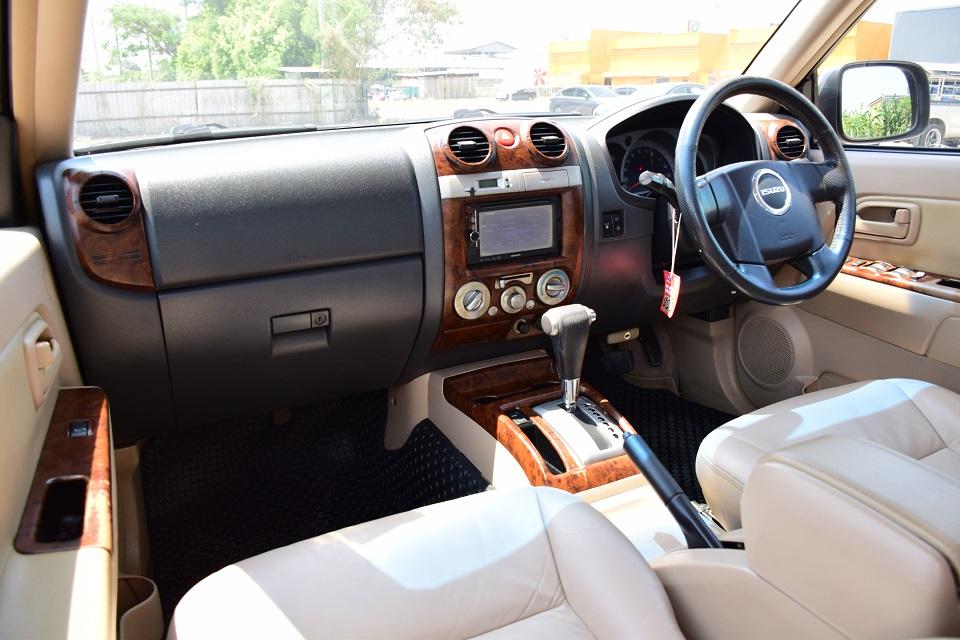 ขายรถครอบครัว ISUZU MU7 primo ตัวท็อป ปี2008 พร้อมใช้งานเกียร์ออโต้ 3.0VGS TURBO เบาะหนังแท้ 3ตอนแอร์หลังคา จอทัสกรีน จอกลางเครื่องนิ่มๆ โทร0957401229 รูปที่ 10