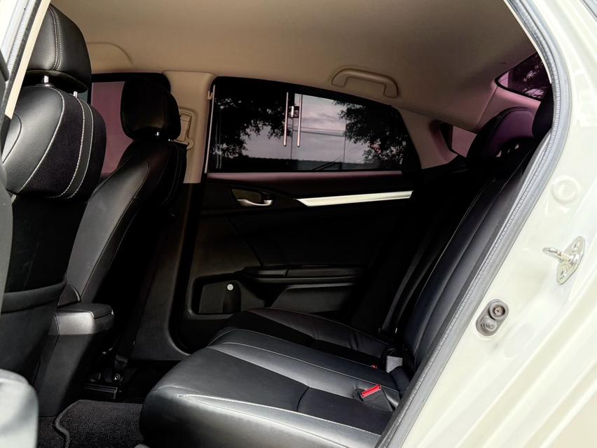2018 HONDA CIVIC FC 1.8 EL รถมือเดียวออกป้ายแดง รถวิ่งน้อย เข้าศูนย์ทุกระยะ รถไม่เคยมีอุบัติเหตุครับ 14