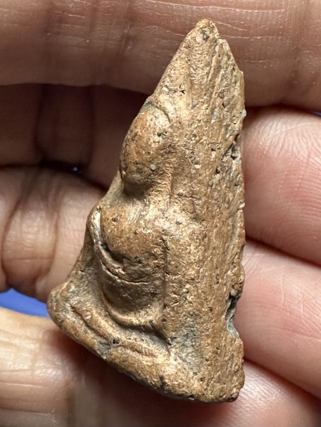 พระพระนางพญา พิมพ์อกนูน