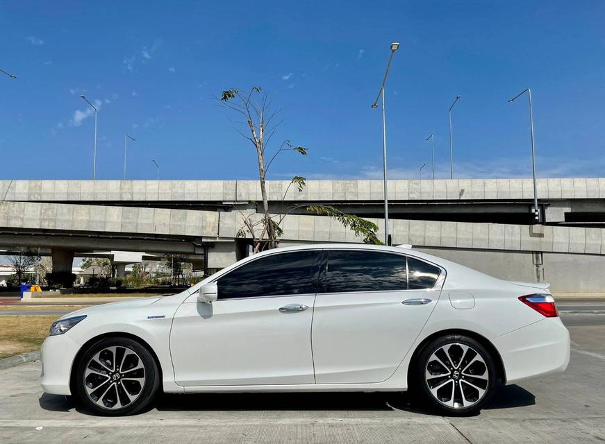 #Honda #Accord 2.0 EL HYBRID SUNROOF ปี 2015 สีขาวมุข 1