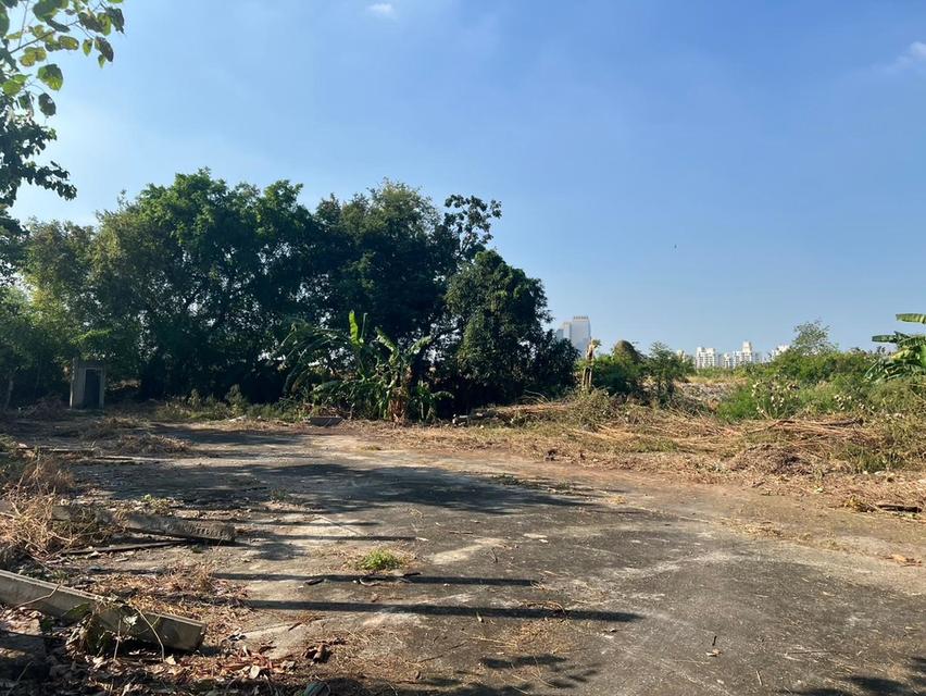 ขาย / ให้เช่า ที่ดินแปลงใหญ่ติดถนนพระราม 9 เนื้อที่ 7-2-85 ไร่ **เจ้าของขายเอง** 10