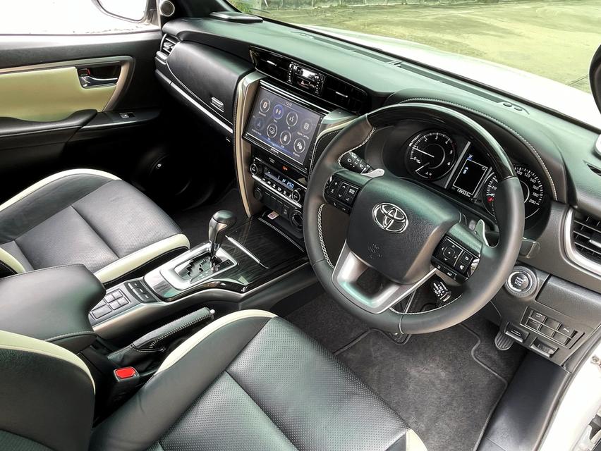 TOYOTA FORTUNER 2.8 LEGENDER BLACK TOP 4WD ปี 2021 สภาพนางฟ้า รูปที่ 9