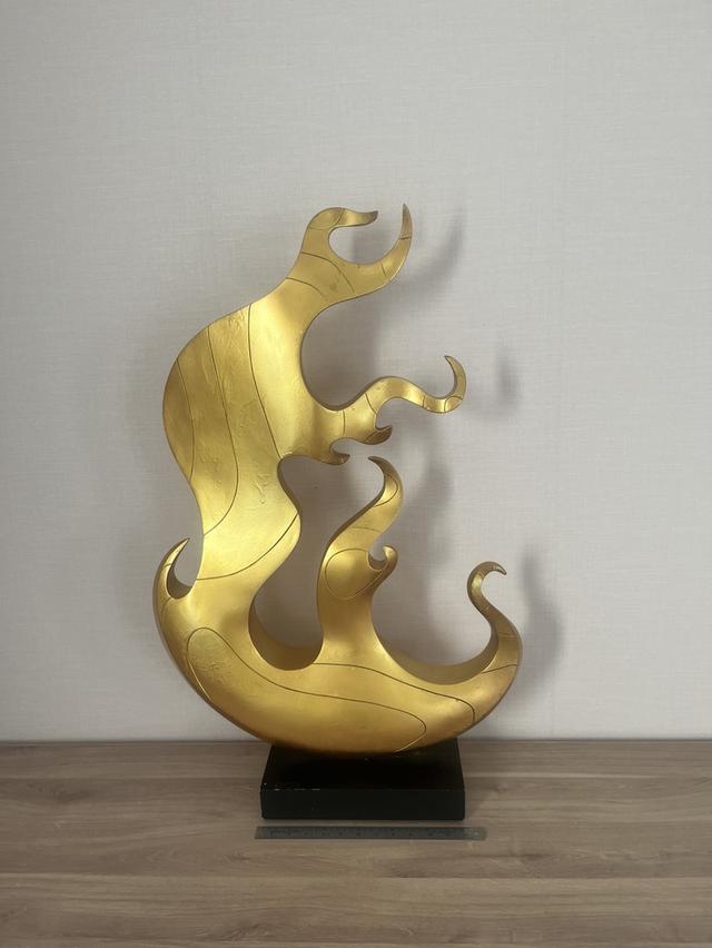 งานศิลปะรูปเรือสำเภาทองเรซิ้นแห่งความมั่งคั่ง