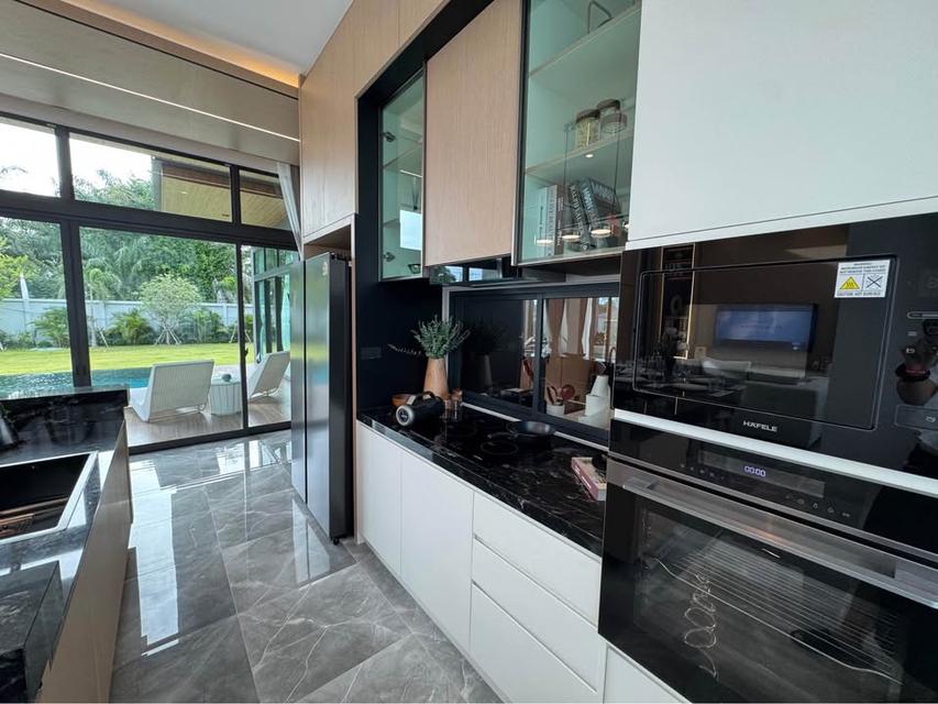 For rent luxury pool villa Pattaya 11
