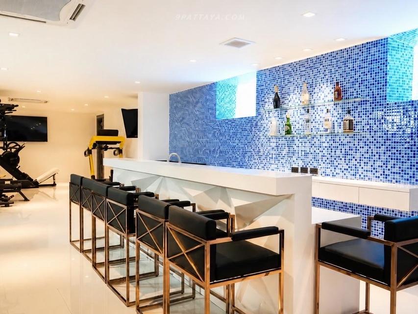 Ultra-Luxury Pool Villa for Sale in Pratumnak, PattayaPrice: 55,000,000 THBApprox. $1.75M | €1.51M A private ultra-modern luxury villa near the sea 3