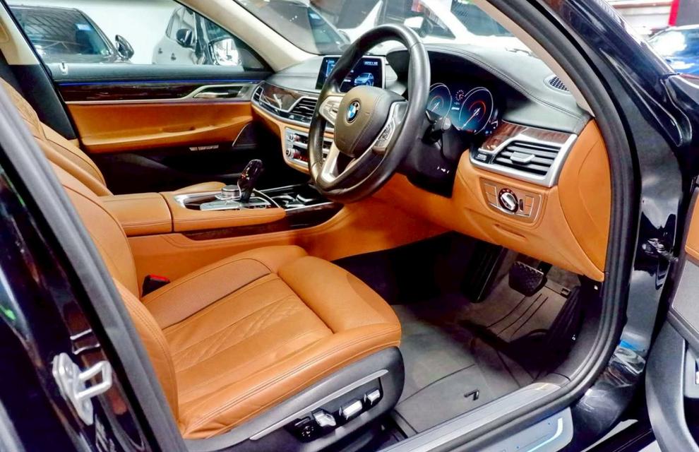 BMW 740Le xDrive Pure Excellence (G12) ปี 2017 9