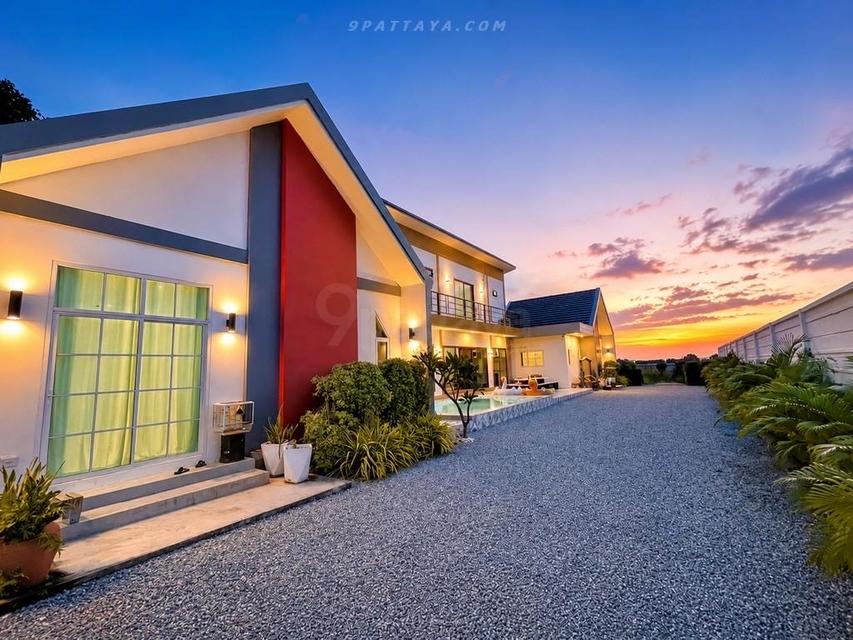 For Sale — Large Pool Villa Compound, Huai Yai PattayaSpacious pool villa compound for sale in Huai Yai, Pattaya, three houses on a land plot. 2