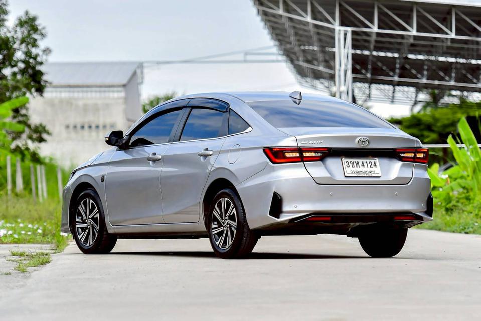 Toyota Yaris Ativ 1.2Premium Sport ปี23 6