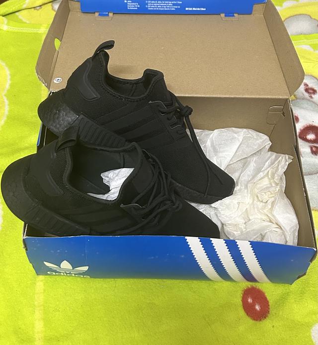 รองเท้าAdidasNMD R1สีดำ รูปที่ 3