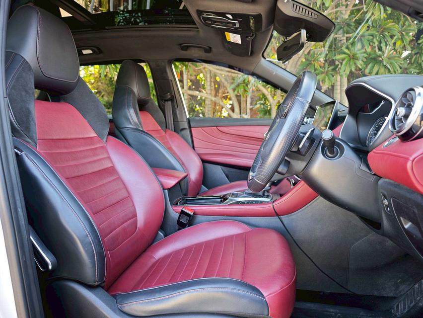 MG HS 1.5 Turbo X 2WD 12