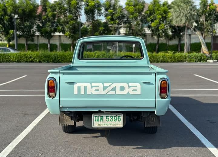 Mazda Familia รุ่น 1300 4