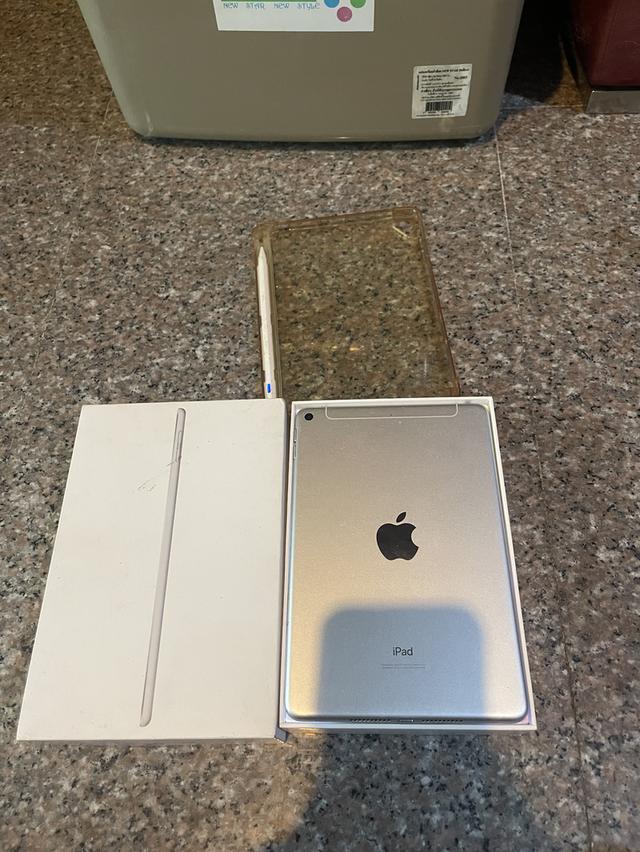 ขายiPadMini5สีหายากSilver64กิ๊กWifi Celluer ใส่ซิมได้แถมปากกาใช้งานดีทุกๆฟังชั่นสูนTrueถูกๆ