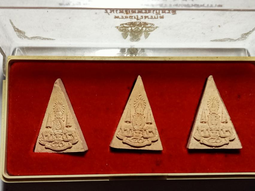 พระผง พระแก้วมรกต 3 ฤดู มหาพุทธาภิเษก วัดพระแก้ว ปี 2540 พร้อมกล่องเดิม