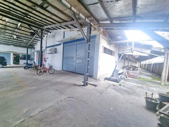 รถเทเลอร์ 18 ล้อเข้าได้ ให้เช่าโกดังพร้อมสำนักงาน 220 ตร.ม. ถ.สุขสวัสดิ์ 64-74 ประชาอุทิศ-บางครุ พระประแดง 1