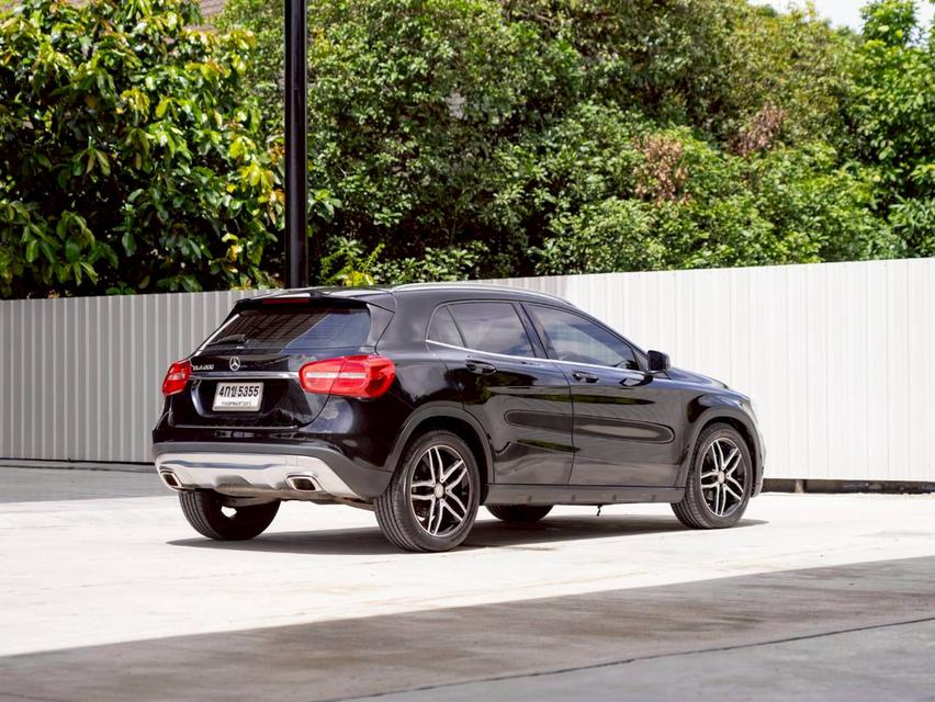 MERCEDES BENZ GLA200 1.6 Urban ปี จด 2015