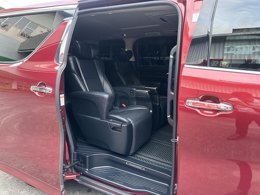 2019 Toyota Alphard 2.5SC สีแดงพิเศษ ขับไปแล้ว 10x,xxx กิโลเมตร 10