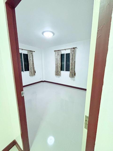 เพอร์เฟค ตลาดบางแก้ว 900 ม. เมกาบางนา 3 กม. บ้านเดี่ยว 2 ชั้นให้เช่า 3นอน 2 น้ำ 36ตร.ว. 150ตร.ม. 2คันBTS ศรีนครินทร์ 6