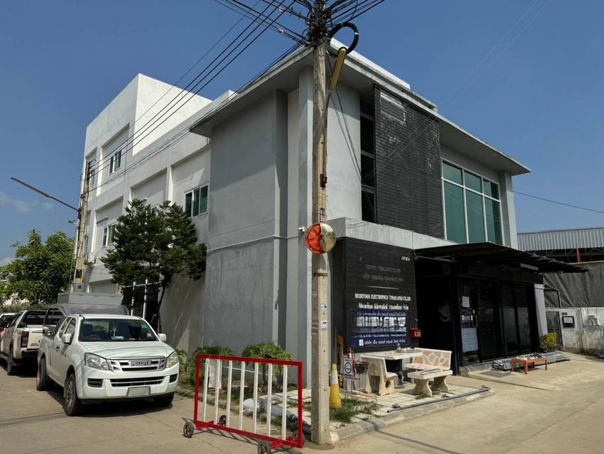 ขาย–เช่า โฮมออฟฟิศ 3 ชั้น นิคมอมตะนคร ชลบุรี พร้อมอุปกรณ์สำนักงานครบครัน จอดรถได้จุใจกว่า 15 คัน 9