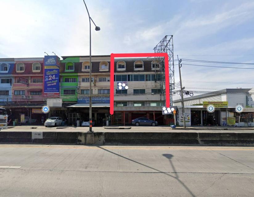 ขายถูก อาคารพาณิชย์ 4.5ชั้น 3คูหา ติดถนนร่มเกล้า 400 ตรม 50 ตรว 1