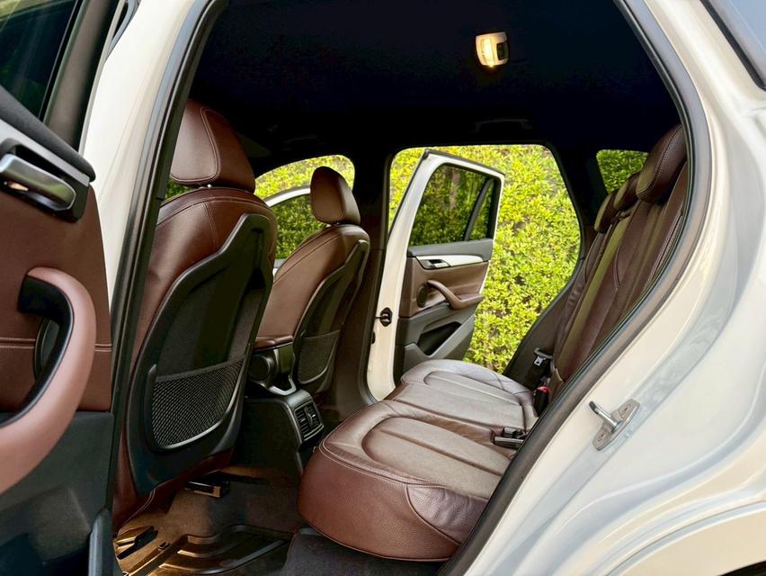 bmw X1 2.0 sDrive18d M Sport (F48) ปี 2017 มือเดียวป้ายแดง สีเดิมทั้งคัน ไม่เคยชน ไม่เคยทำสี รถเข้าศูนย์ทุกระยะ รูปที่ 13