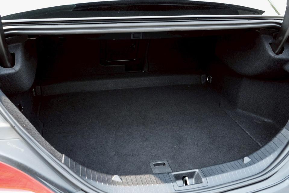 Mercedes-Benz CLA250 Coupe AMG Dynamic W117 AT 2016 รูปที่ 10