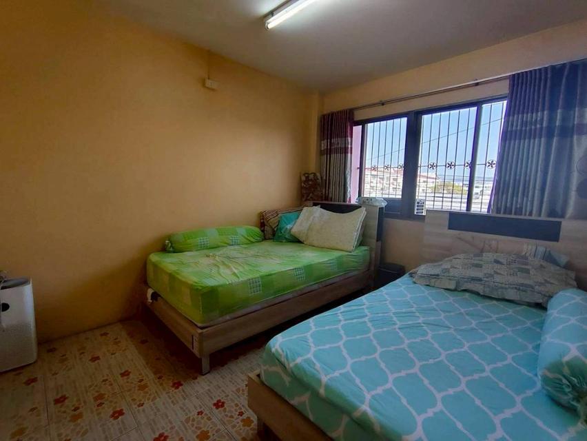 อาคารพาณิชย์ 3 ชั้น ซอยสุคนธสวัสดิ์ 3 ถนนสุคนธสวัสดิ์ แขวงลาดพร้าว เขตลาดพร้าว กรุงเทพมหานคร 13