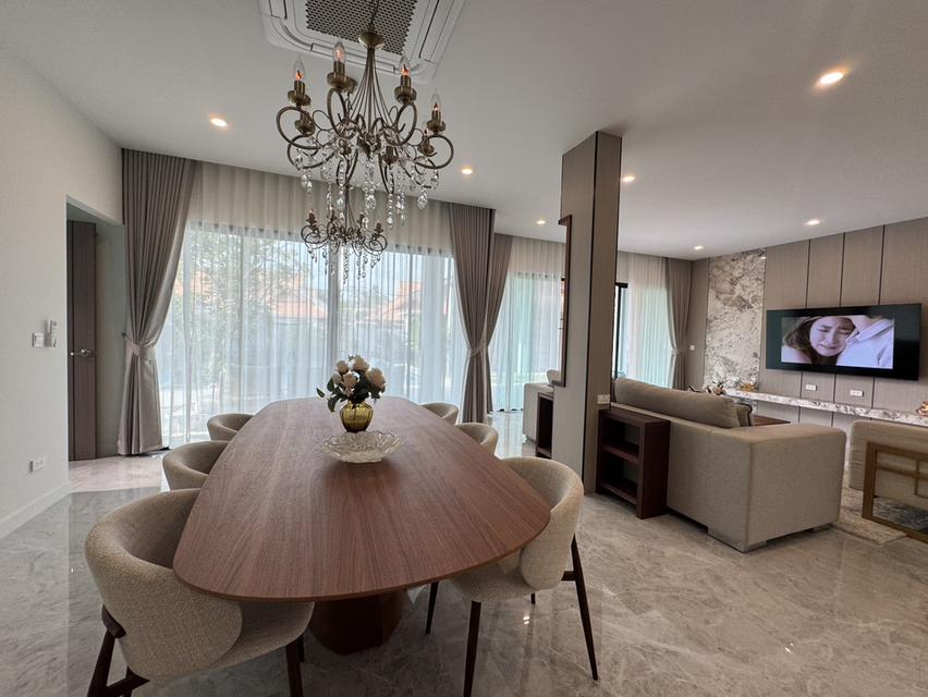 ขายบ้านเดี่ยวพร้อมสระว่ายน้ำใกล้หาดจอมเทียน 3 ห้องนอน 4 ห้องน้ำโรงจอดรถ จอดได้ 2 คัน อยูในโครงการหมู่บ้านมียาม 24 ชม. มีนิติบุคคล 13