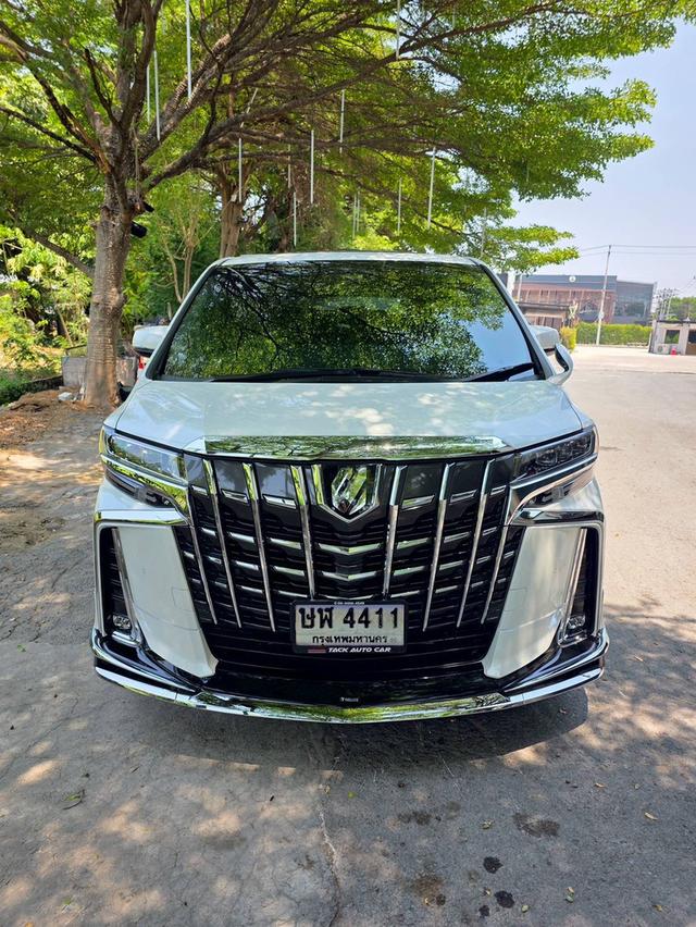 Toyota ALPHARD 2.5SC PACKAGE สีขาว ปี 2023 ไมล์ 30,000 กม. รูปที่ 2