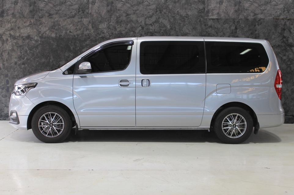รหัสรถ JRS3950 Hyundai H1 Touring 2019