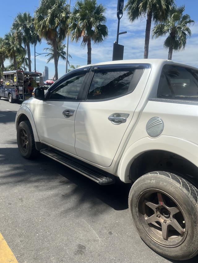 รถกระบะมือสองสี่ประตูยกสูง 350000 บาทพร้อม โอนเล่มหรือจะให้ไฟแนนซ์มาจัดสินเชื่อก็ได้ขายราคา 350,000 บาทถ้วน รูปย่อยที่ 3