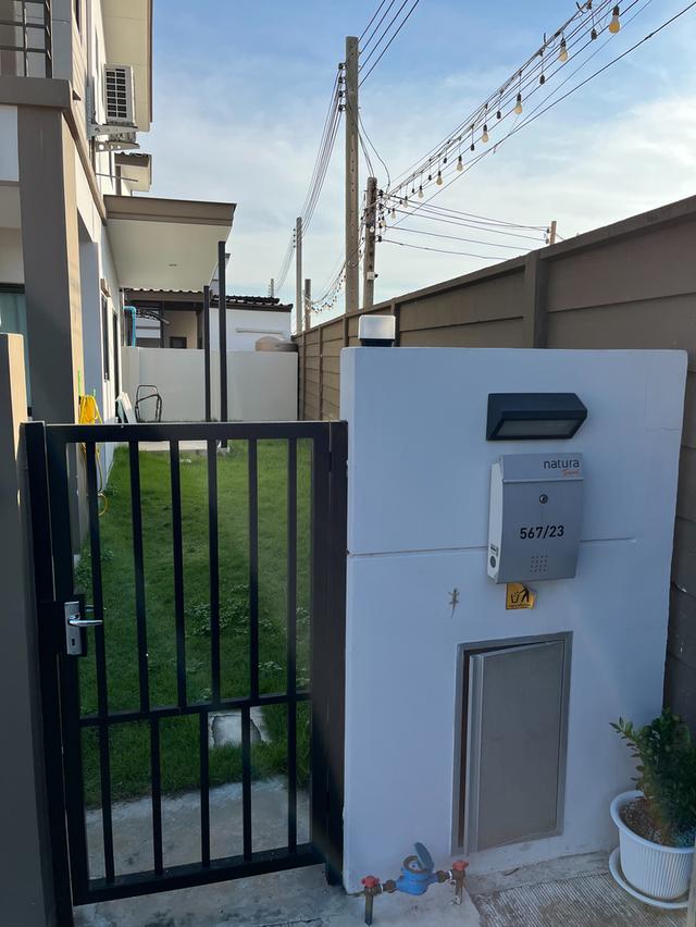 ทาวน์โฮมสไตล์บ้านแฝด มีพื้นที่ข้างบ้าน ไม่มีบ้านตรงข้ามสุดซอยเป็นส่วนตัว ประชาอุทิศ90/สมุทรปราการ 19