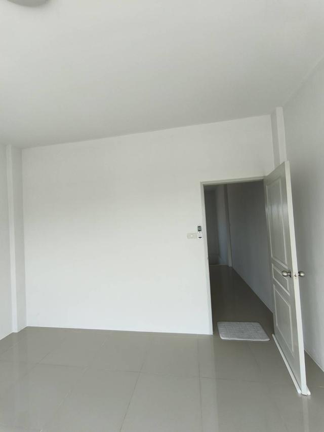 ตึกแถว 3 ชั้น ครึ่ง ถนนข้าวหลาม บางแสน จ.ชลบุรี 19