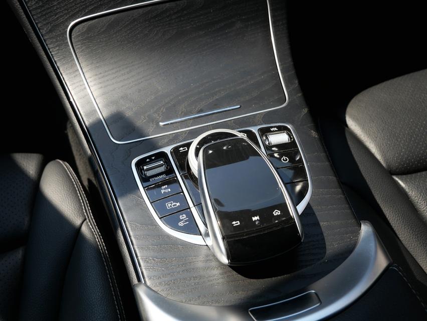 Benz C300e AMG Sport Plug-in Hybrid ปี 2021 เลขไมล์ 55,xxx km. 14