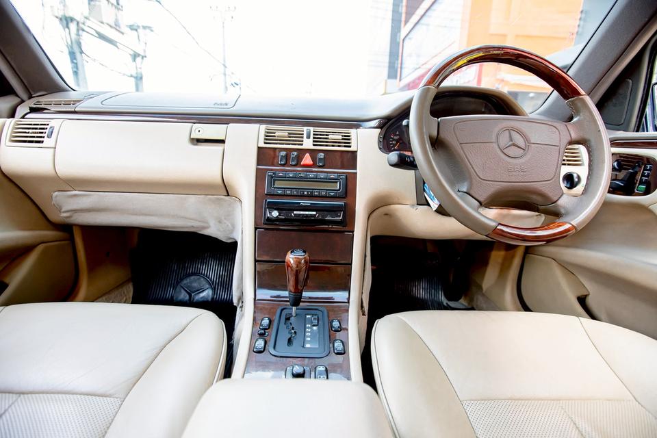 Benz E230 ปี1997 สวยสภาพดี  12