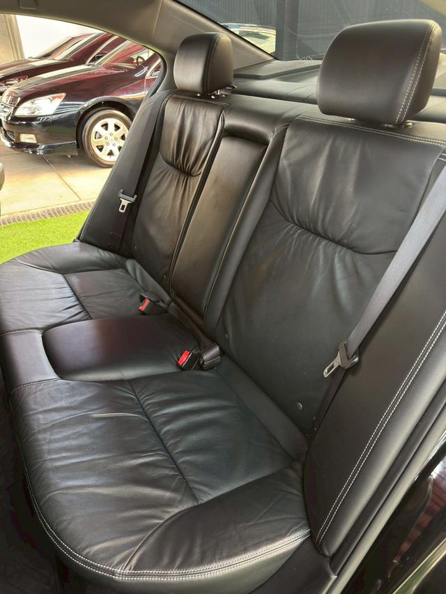 HONDA CIVIC 1.8 ES ปี 2014 ไม่มีชน จมน้ำ ไมล์แท้  พาช่างมาเช็คได้เลย บุ๊คเซอร์วิสครบ เช็คศูนย์ทุกระยะ 15